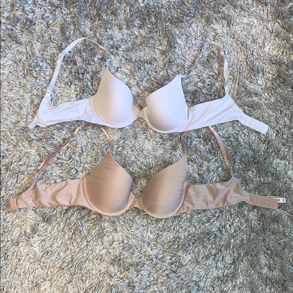 (2) Victoria Secret bras - Picture 1 of 4